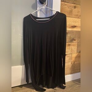 Long sleeve flowly black blouse